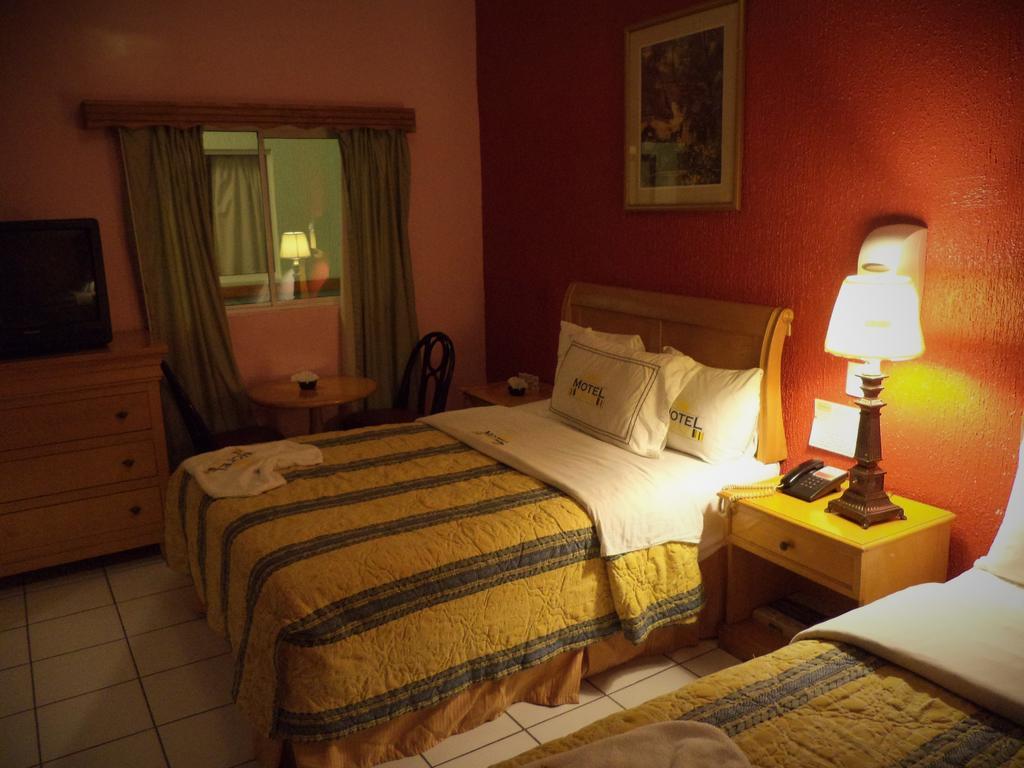 Hotel Diaz Tijuana Room photo